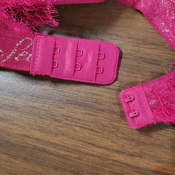 Victoria's Secret T-Shirt‎ Lightly Lined Wireless Bra Logo Band Magenta Size 34C - Picture 6 of 10